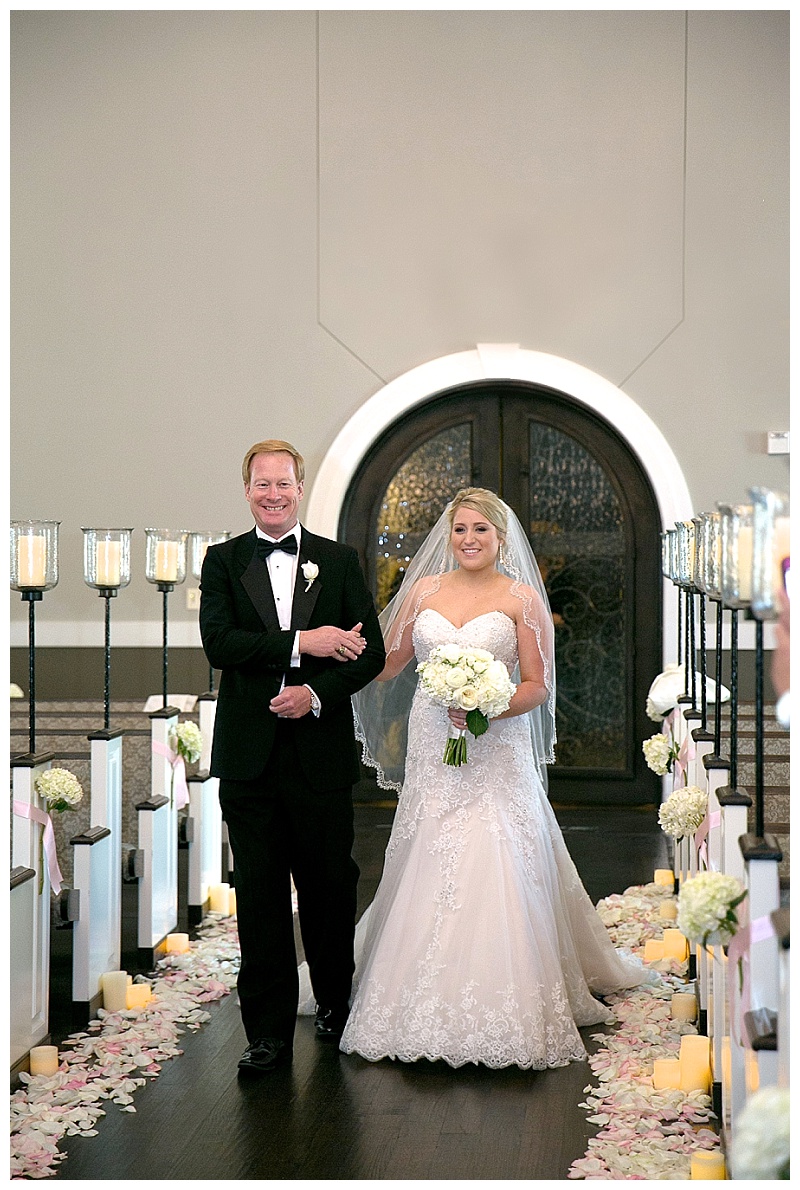 Blush and white Piazza in the Village wedding flowers