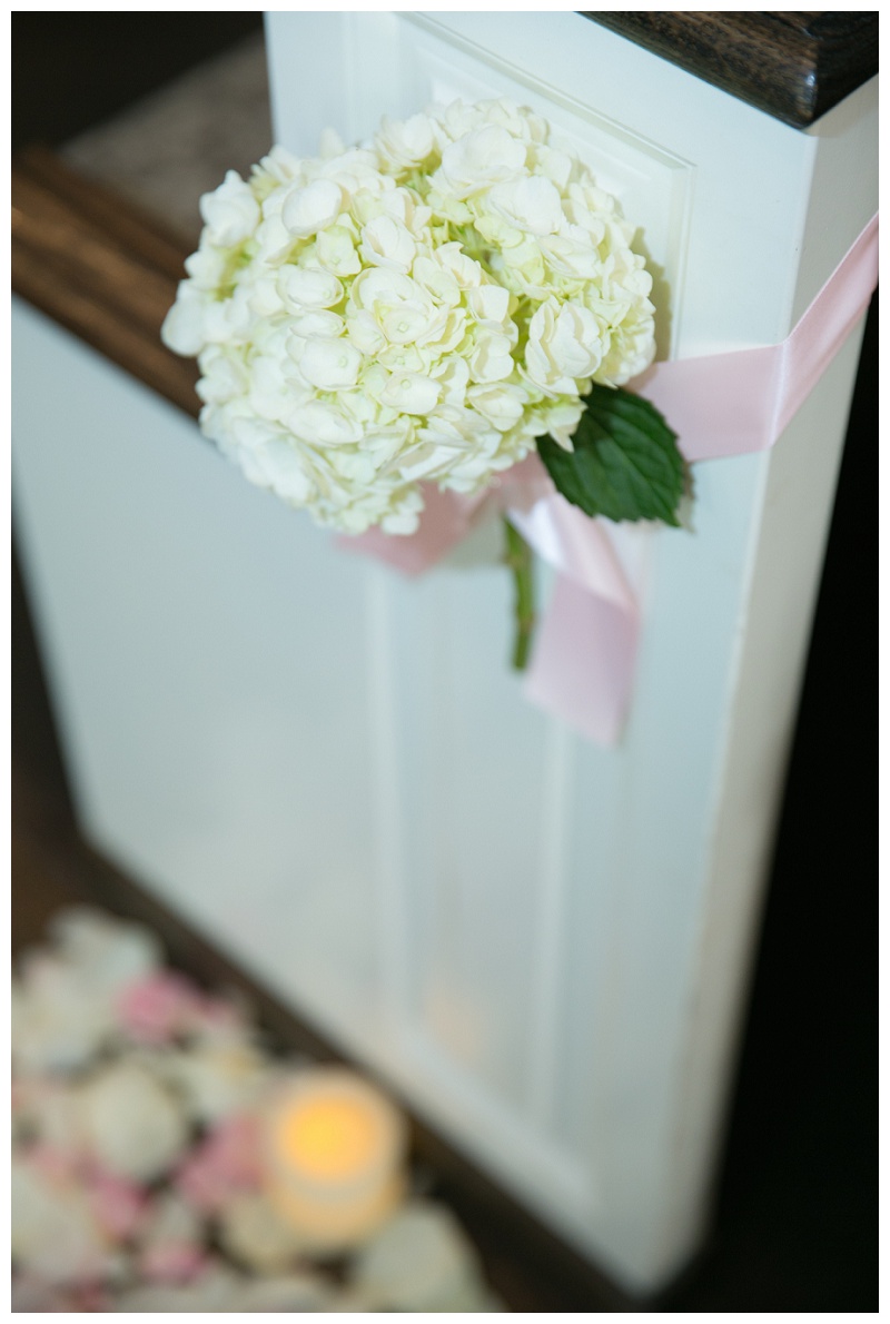 Blush and white Piazza in the Village wedding flowers