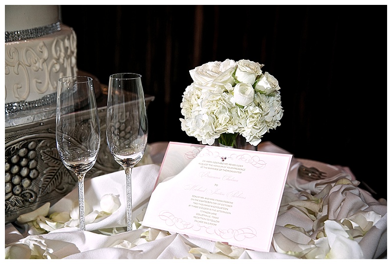 Blush and white Piazza in the Village wedding flowers