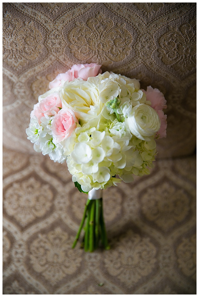 Blush and white Piazza in the Village wedding flowers