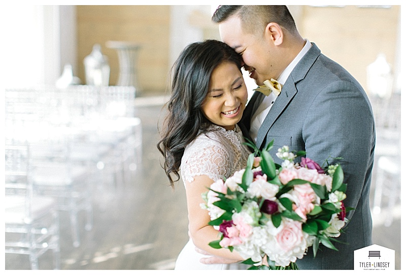 fall burgundy blush and white hidden pines texas wedding flowers