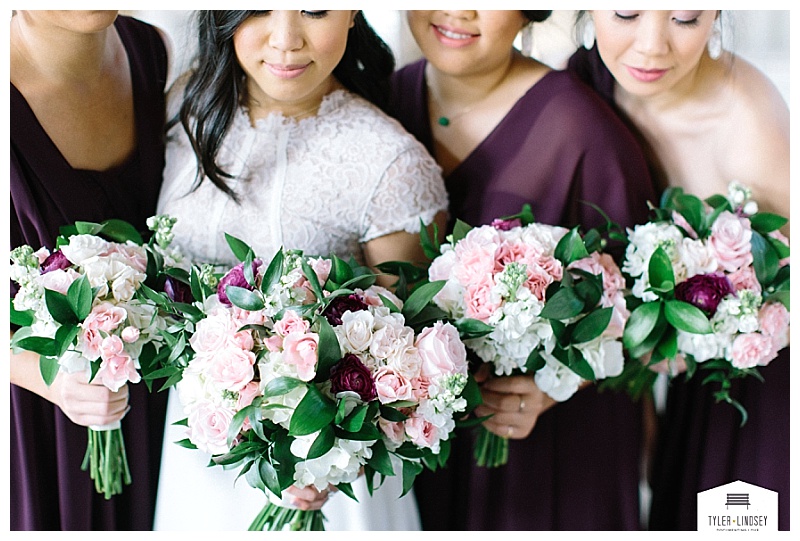 fall burgundy blush and white hidden pines texas wedding flowers