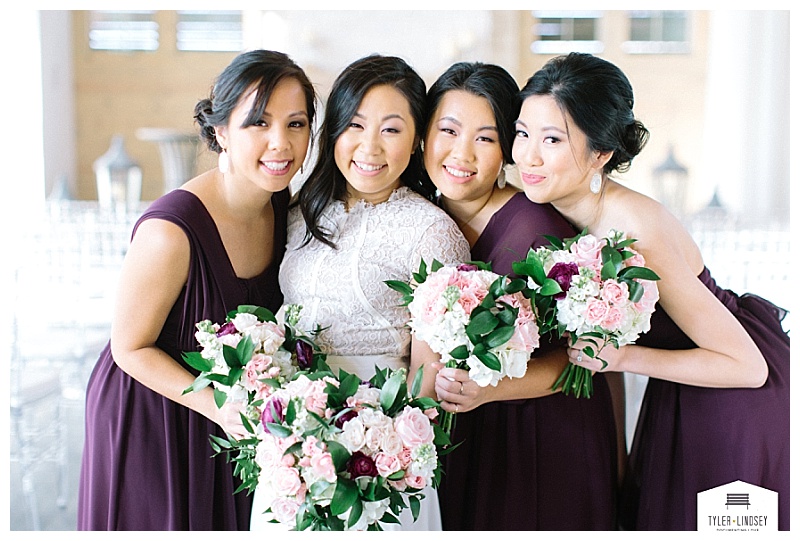 fall burgundy blush and white hidden pines texas wedding flowers