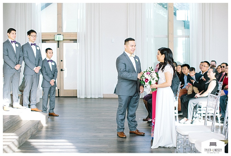 fall burgundy blush and white hidden pines texas wedding flowers