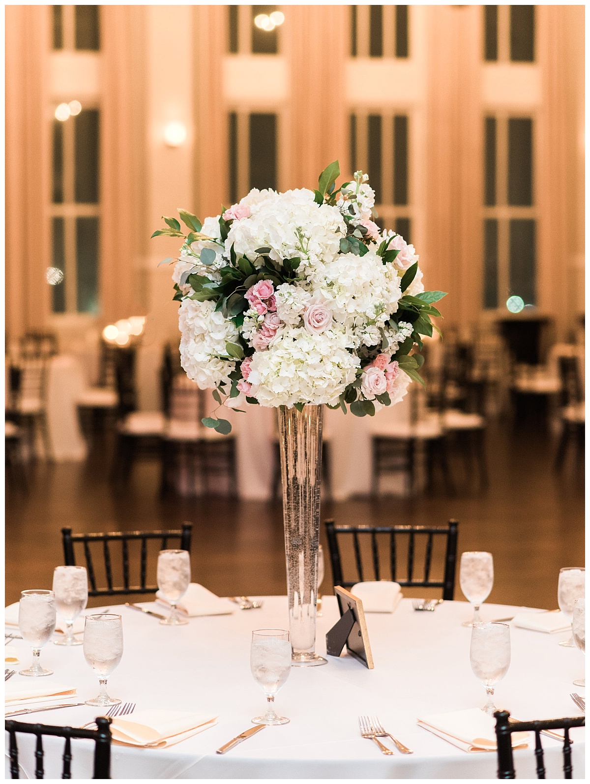 Timeless classic ivory and blush dallas wedding flowers