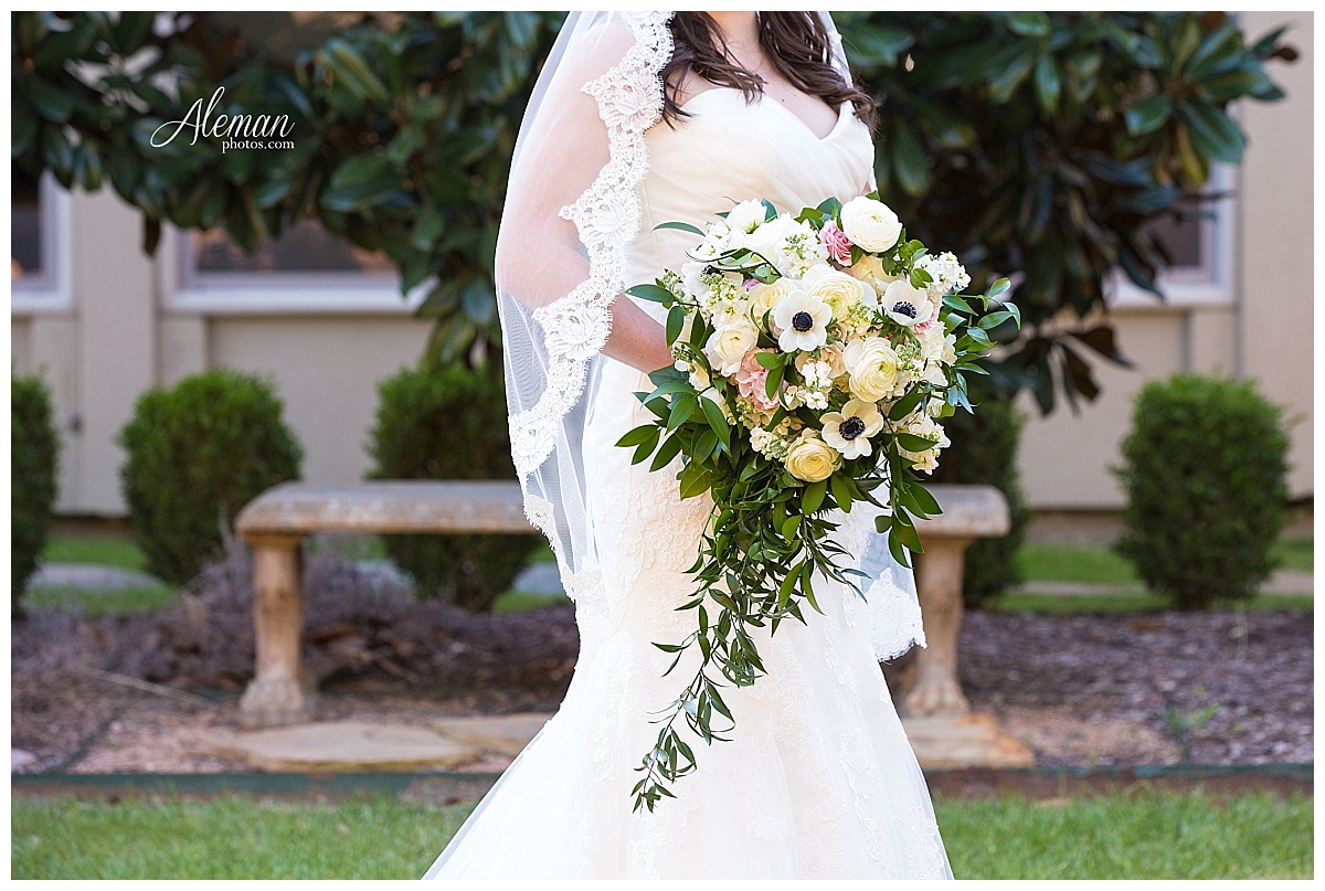 Chapel At Ana Villa Traditional Spring Wedding Flowers